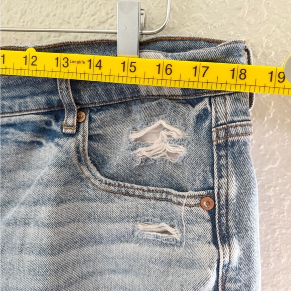 American Eagle Relaxed Jean Denim Distressed Cut Off Shorts Size 16 - Picture 7 of 12